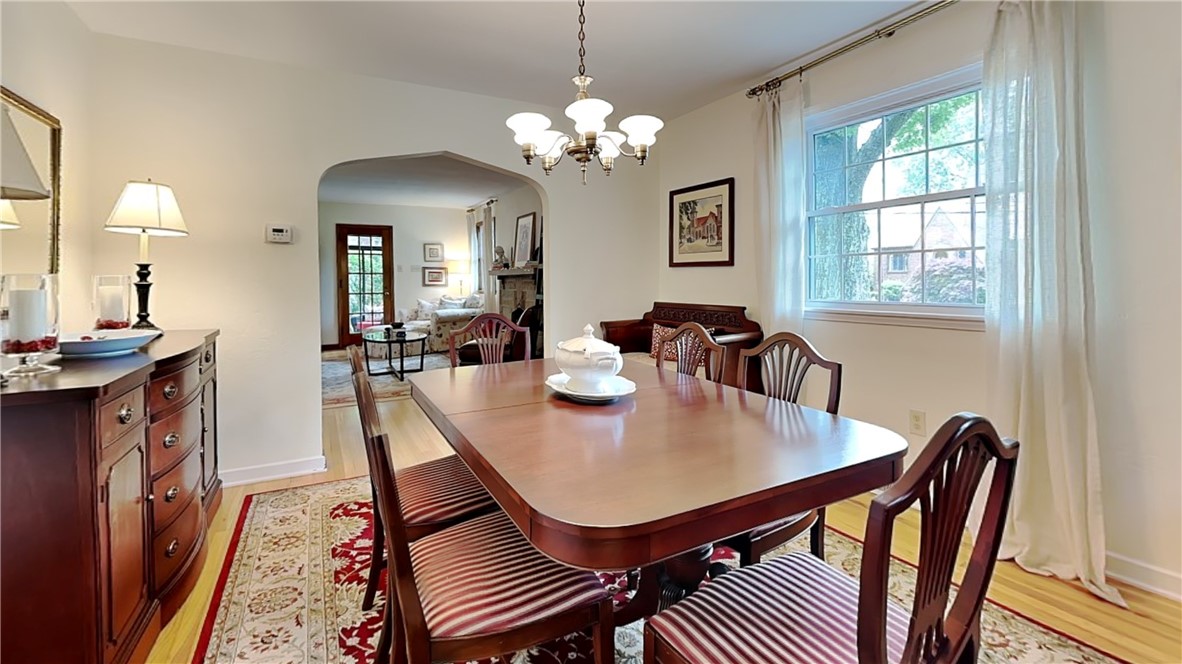 Ross Twp, Pennsylvania 15229, United States, 3 Bedrooms Bedrooms, ,2 BathroomsBathrooms,Residential,Contingent,154853