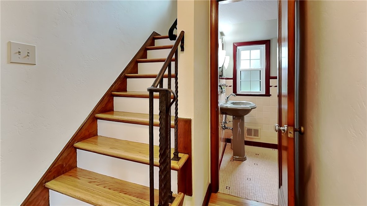 Ross Twp, Pennsylvania 15229, United States, 3 Bedrooms Bedrooms, ,2 BathroomsBathrooms,Residential,Contingent,154853