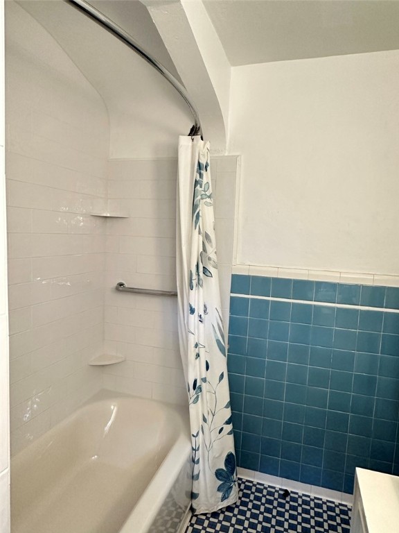 Ross Twp, Pennsylvania 15229, United States, 3 Bedrooms Bedrooms, ,2 BathroomsBathrooms,Residential,Contingent,154853