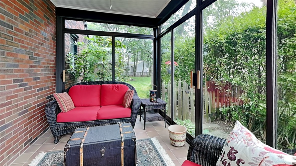 Ross Twp, Pennsylvania 15229, United States, 3 Bedrooms Bedrooms, ,2 BathroomsBathrooms,Residential,Contingent,154853