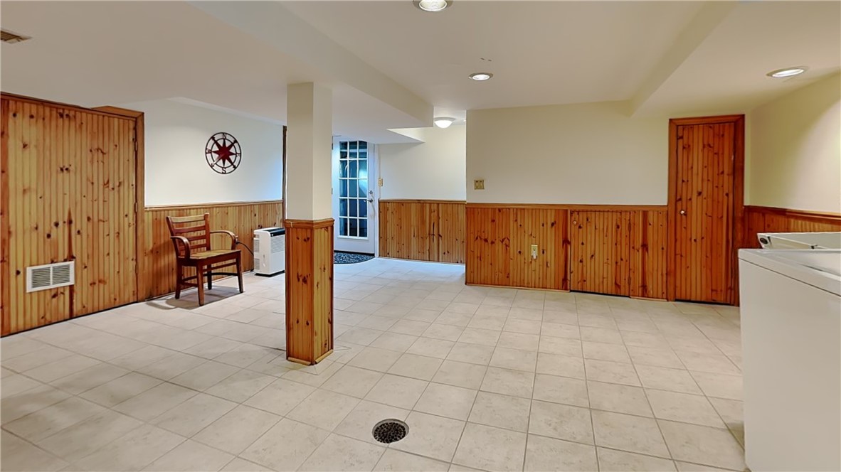 Ross Twp, Pennsylvania 15229, United States, 3 Bedrooms Bedrooms, ,2 BathroomsBathrooms,Residential,Contingent,154853