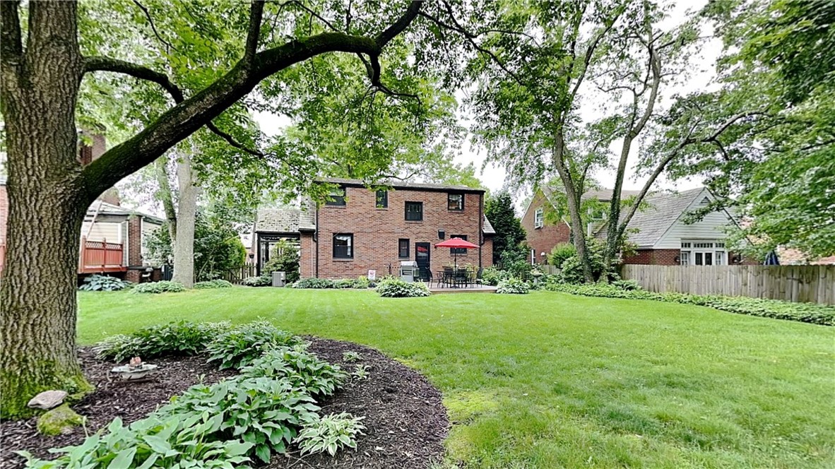 Ross Twp, Pennsylvania 15229, United States, 3 Bedrooms Bedrooms, ,2 BathroomsBathrooms,Residential,Contingent,154853