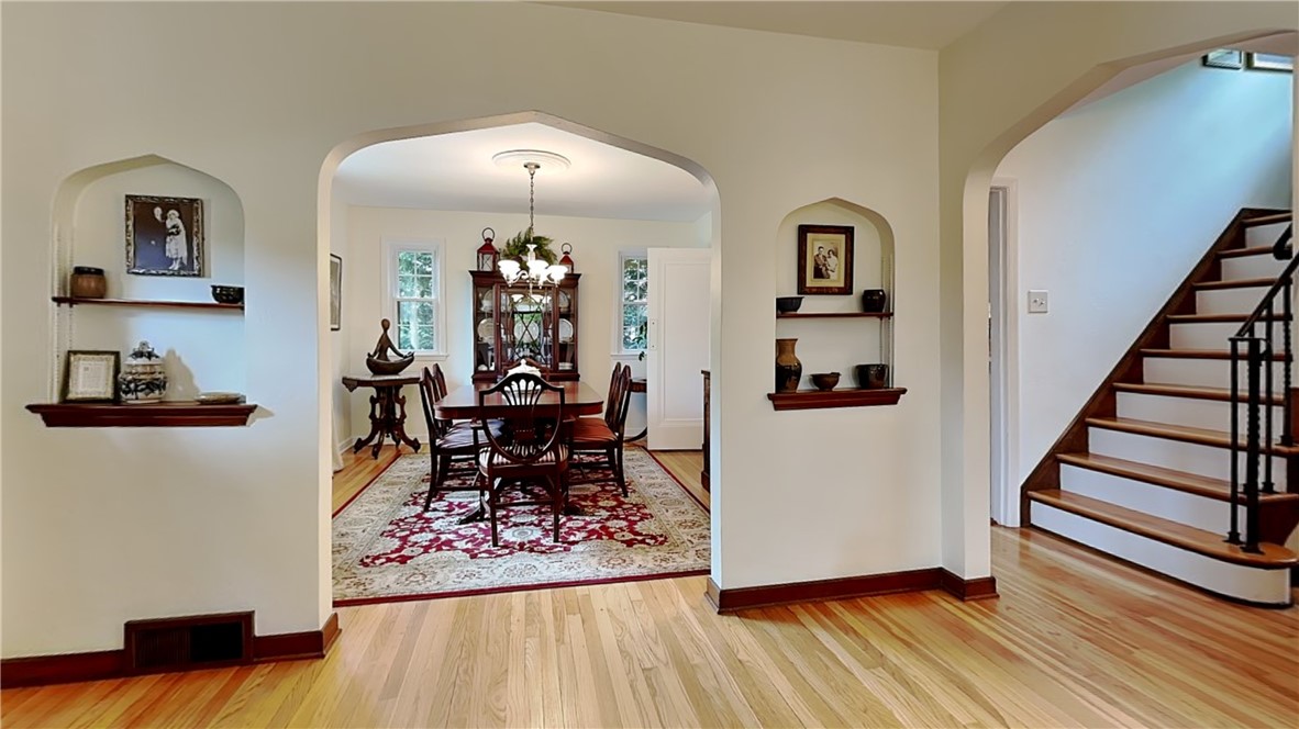 Ross Twp, Pennsylvania 15229, United States, 3 Bedrooms Bedrooms, ,2 BathroomsBathrooms,Residential,Contingent,154853