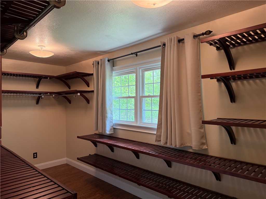 Neshannock Twp, Pennsylvania 16105, United States, 5 Bedrooms Bedrooms, ,3 BathroomsBathrooms,Residential,Active,31558