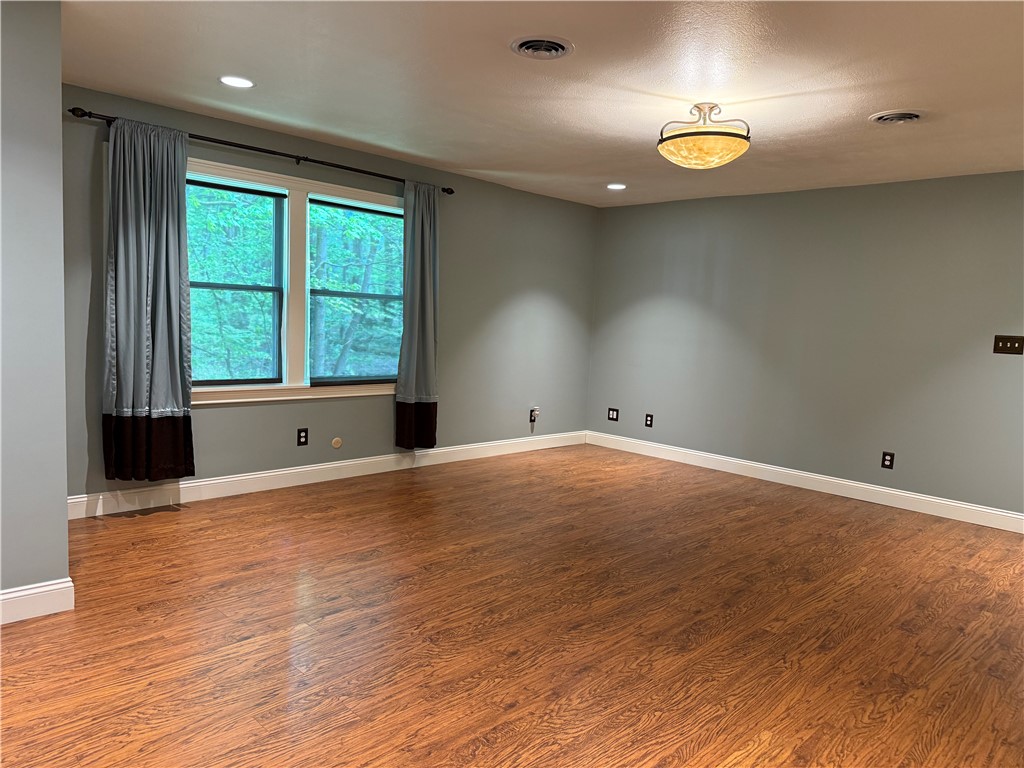 Neshannock Twp, Pennsylvania 16105, United States, 5 Bedrooms Bedrooms, ,3 BathroomsBathrooms,Residential,Active,31558