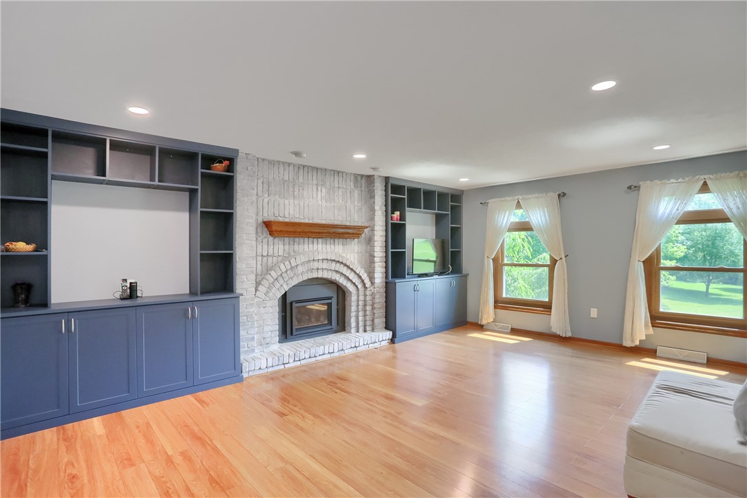 2525 Country Side Lane
