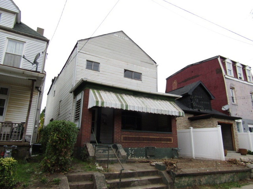 7343 Burton St
