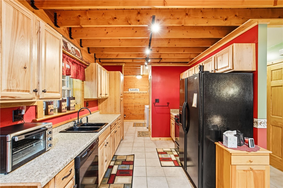 Other, Pennsylvania 15545, United States, 2 Bedrooms Bedrooms, ,3 BathroomsBathrooms,Residential,Active,253958