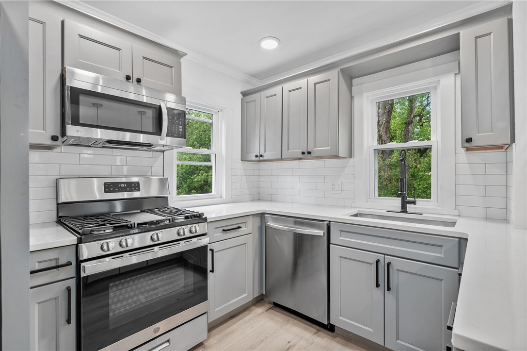 36 W Bellecrest Ave, Brentwood, Pennsylvania image 9