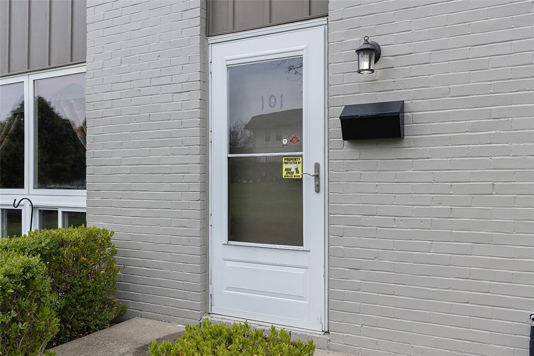 101 College Park Dr