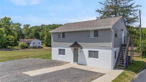 Photo of 1122 Pittsburgh Rd, Valencia, PA 16059 (MLS # 1746687)