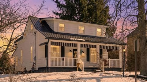 Photo of 1105 Linden St, Monaca, PA 15061 (MLS # 1740455)