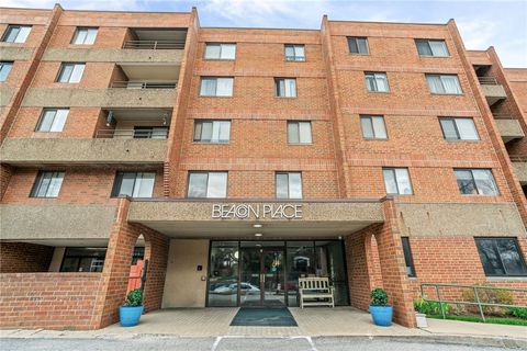 Photo of 5715 Beacon St #509, Pittsburgh, PA 15217 (MLS # 1746877)