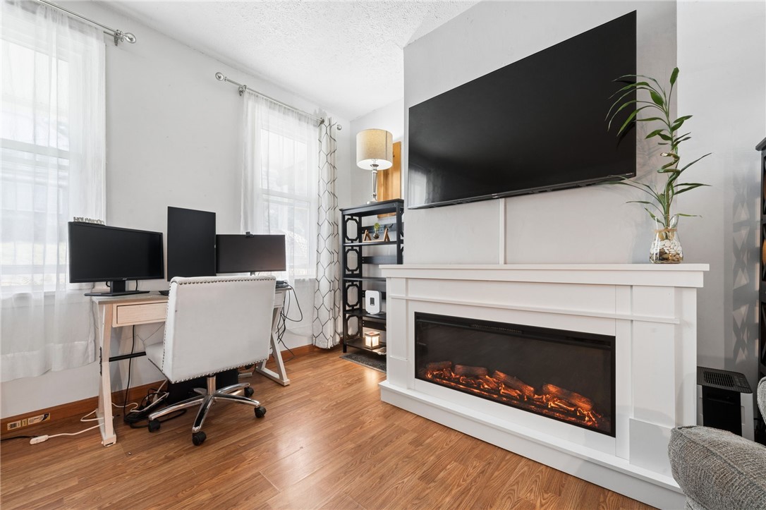 305 Onyx Ave