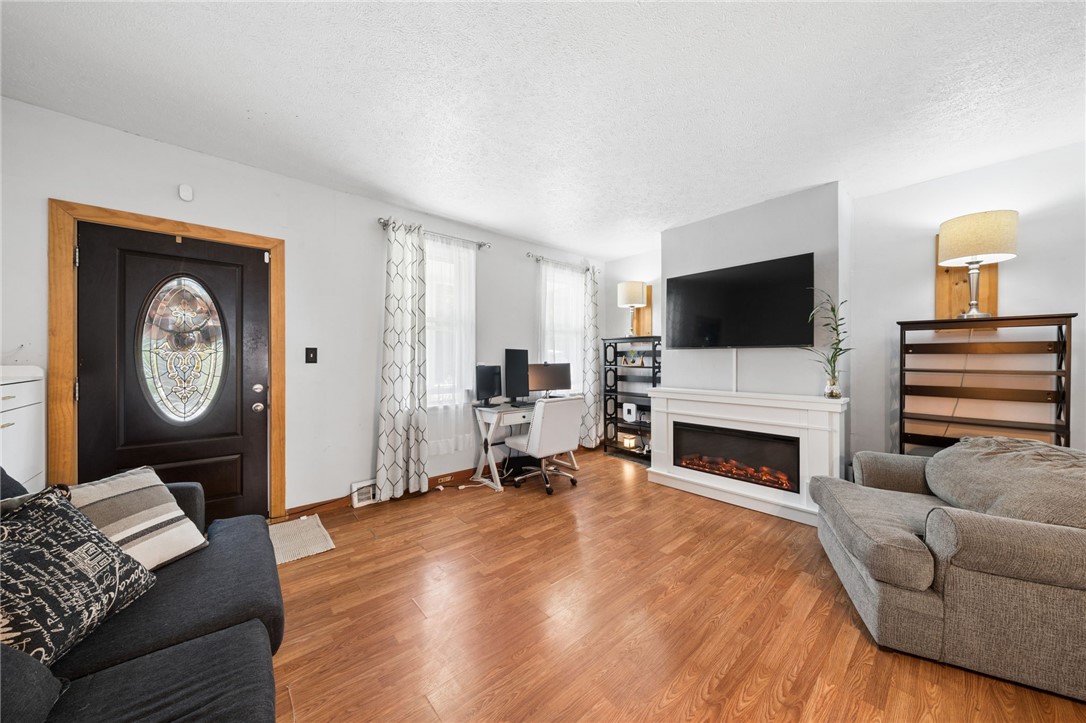 305 Onyx Ave