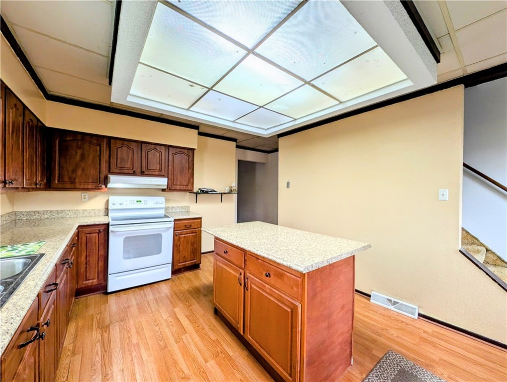 222 N 5th St St, Jeannette, Pennsylvania image 3