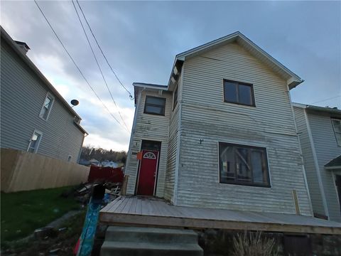 Photo of 19 W Terrace Ave, New Castle, PA 16102 (MLS # 1747118)