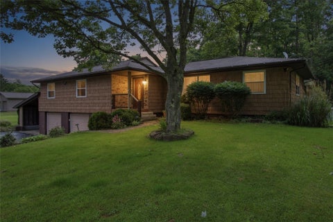 Photo of 10 Braddock Dr, Ohiopyle, PA 15470 (MLS # 1761425)