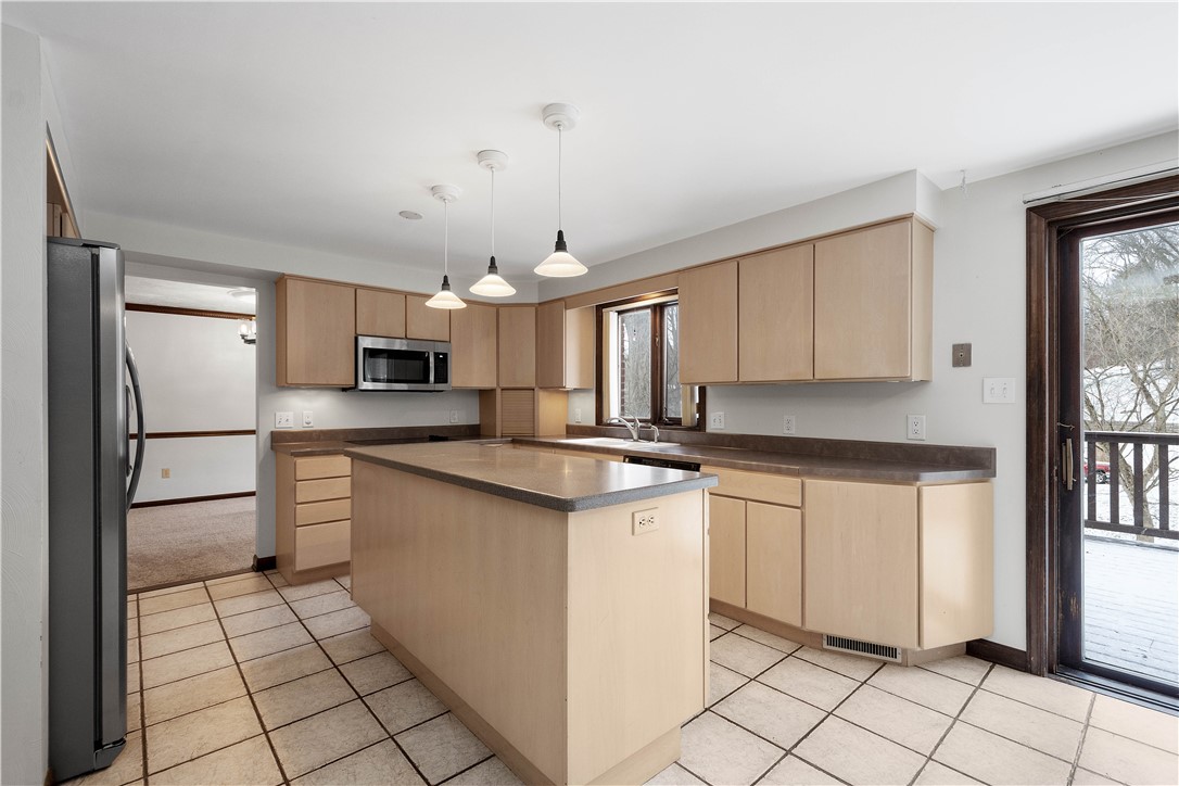 Peters Twp, Pennsylvania 15317, United States, 4 Bedrooms Bedrooms, ,3 BathroomsBathrooms,Residential,Active,27967