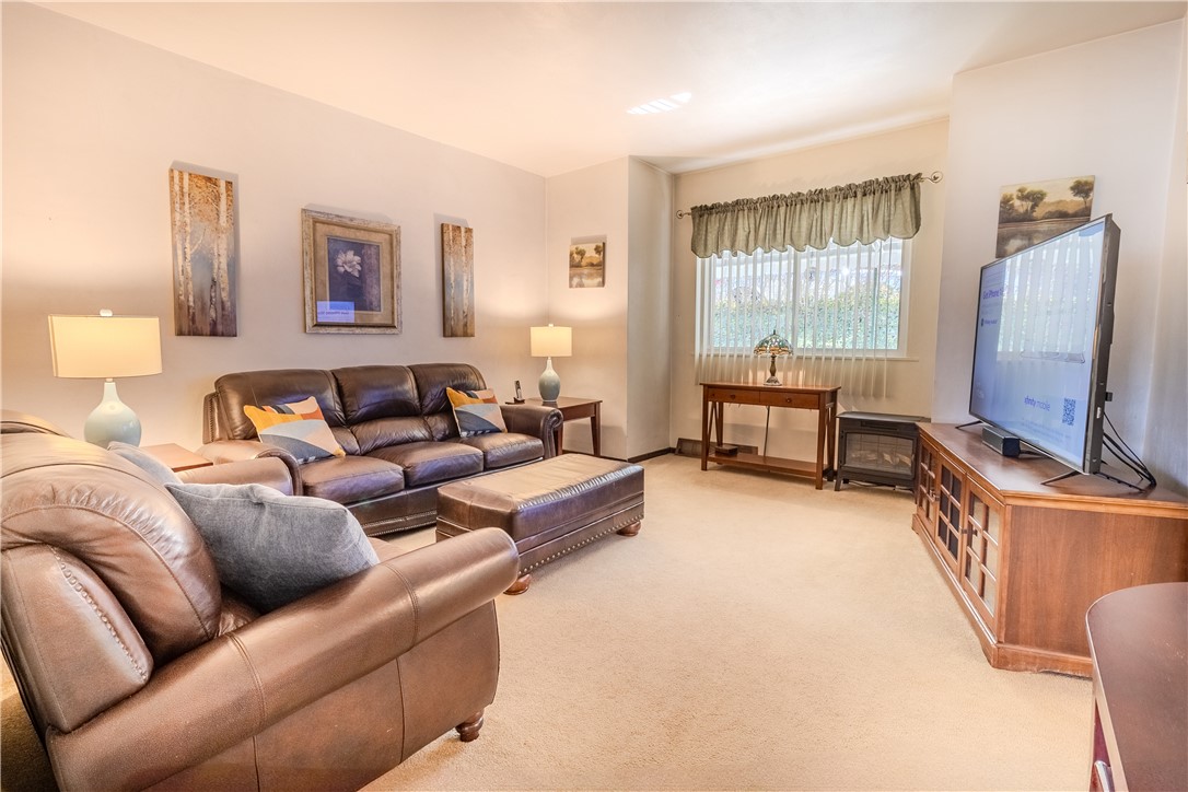 Wilmerding, Pennsylvania 15148, United States, 3 Bedrooms Bedrooms, ,2 BathroomsBathrooms,Residential,Contingent,91731