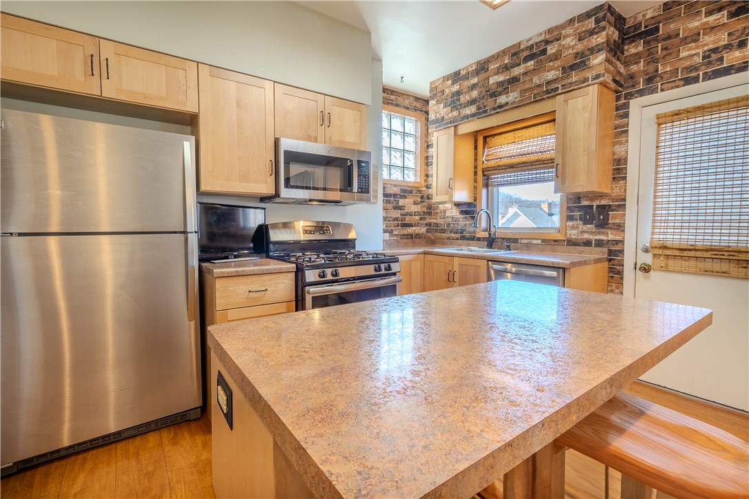 Wilmerding, Pennsylvania 15148, United States, 3 Bedrooms Bedrooms, ,2 BathroomsBathrooms,Residential,Contingent,91731