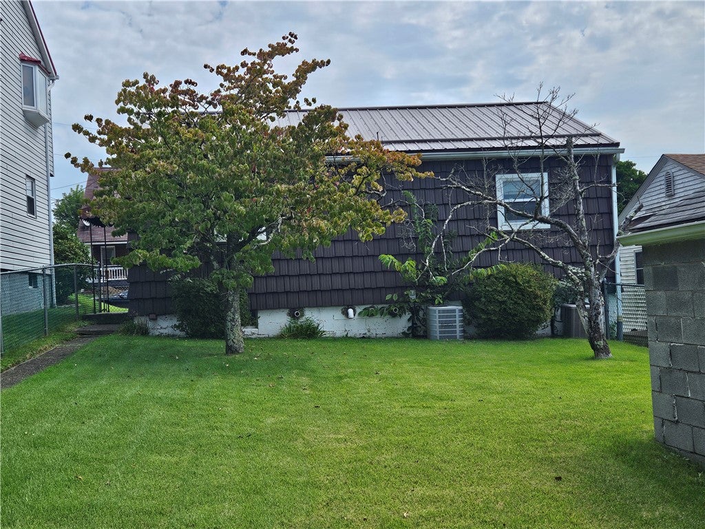459 Washington Street
