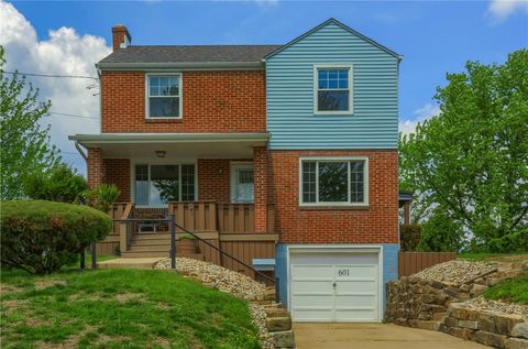 Photo of 601 Lochinvar Dr, Pittsburgh, PA 15237 (MLS # 1750306)