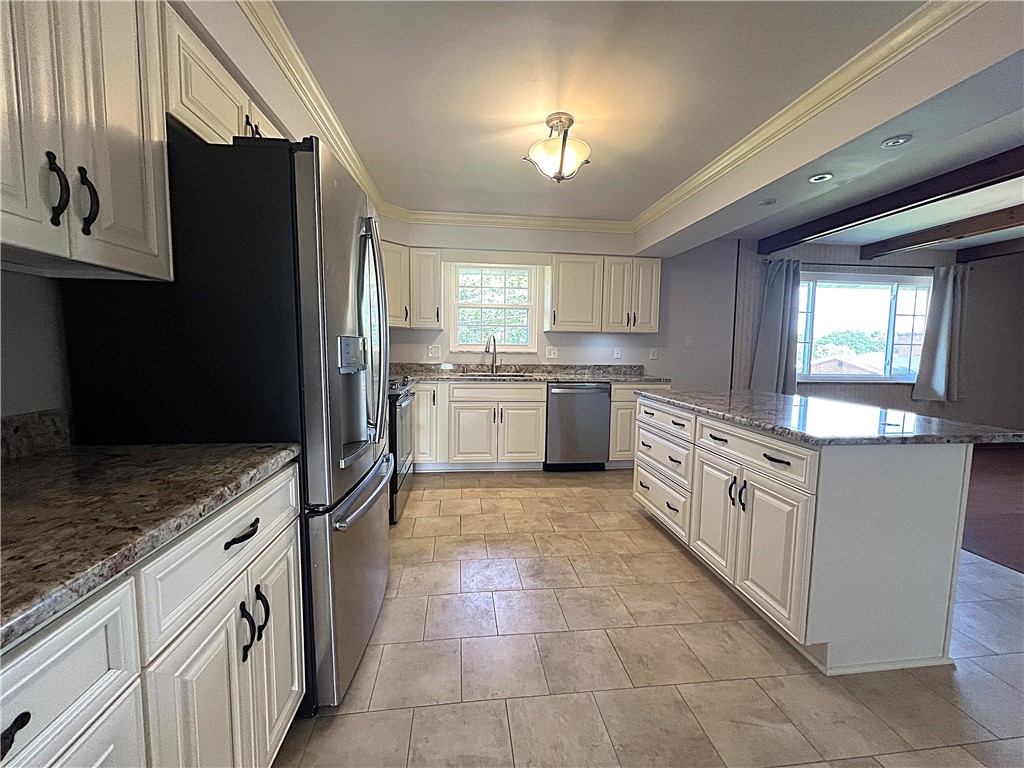 Whitehall, Pennsylvania 15236, United States, 3 Bedrooms Bedrooms, ,3 BathroomsBathrooms,Residential,Contingent,152064