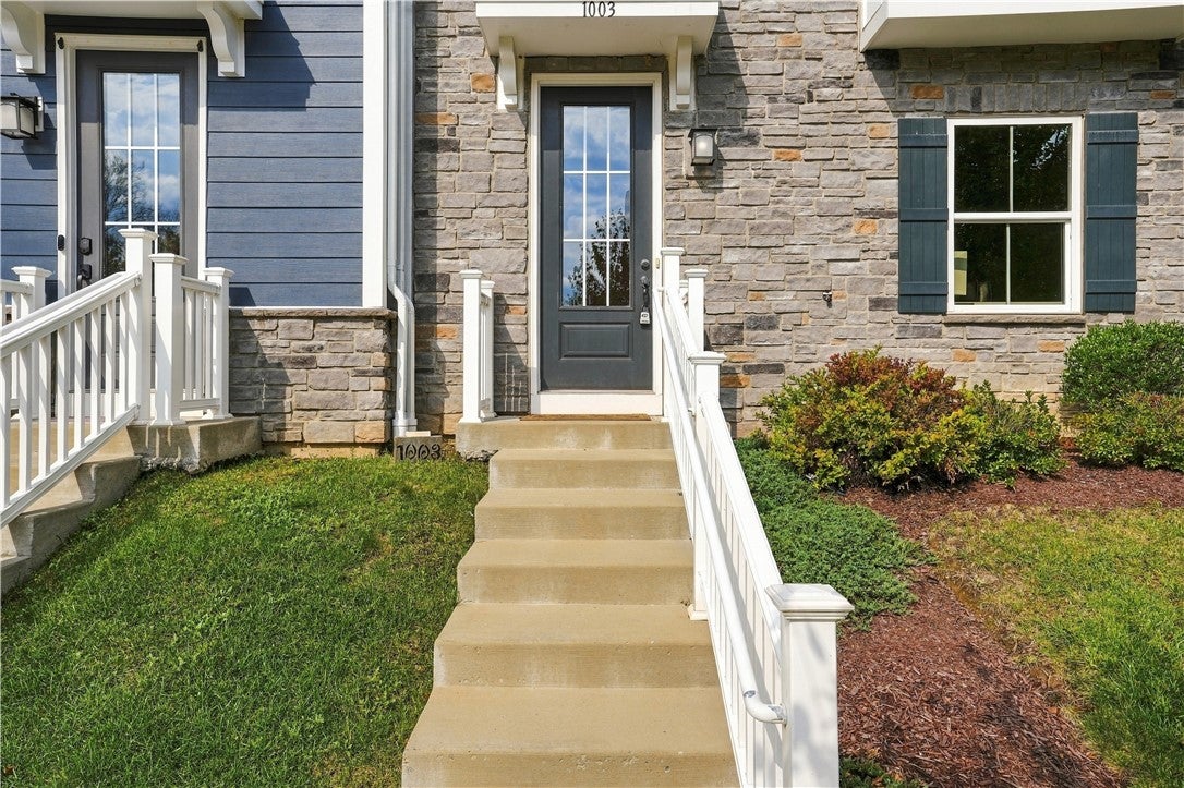 1003 Mohawk Lane