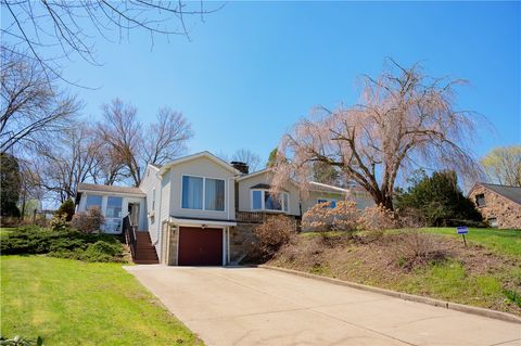 Photo of 115 Lakeview Drive, Butler, PA 16001 (MLS # 1747564)