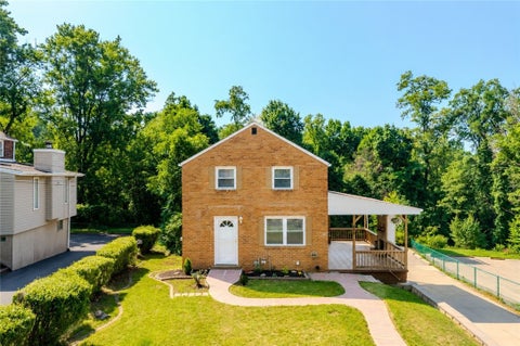 Photo of 148 Marlow Dr, Pittsburgh, PA 15235 (MLS # 1763072)