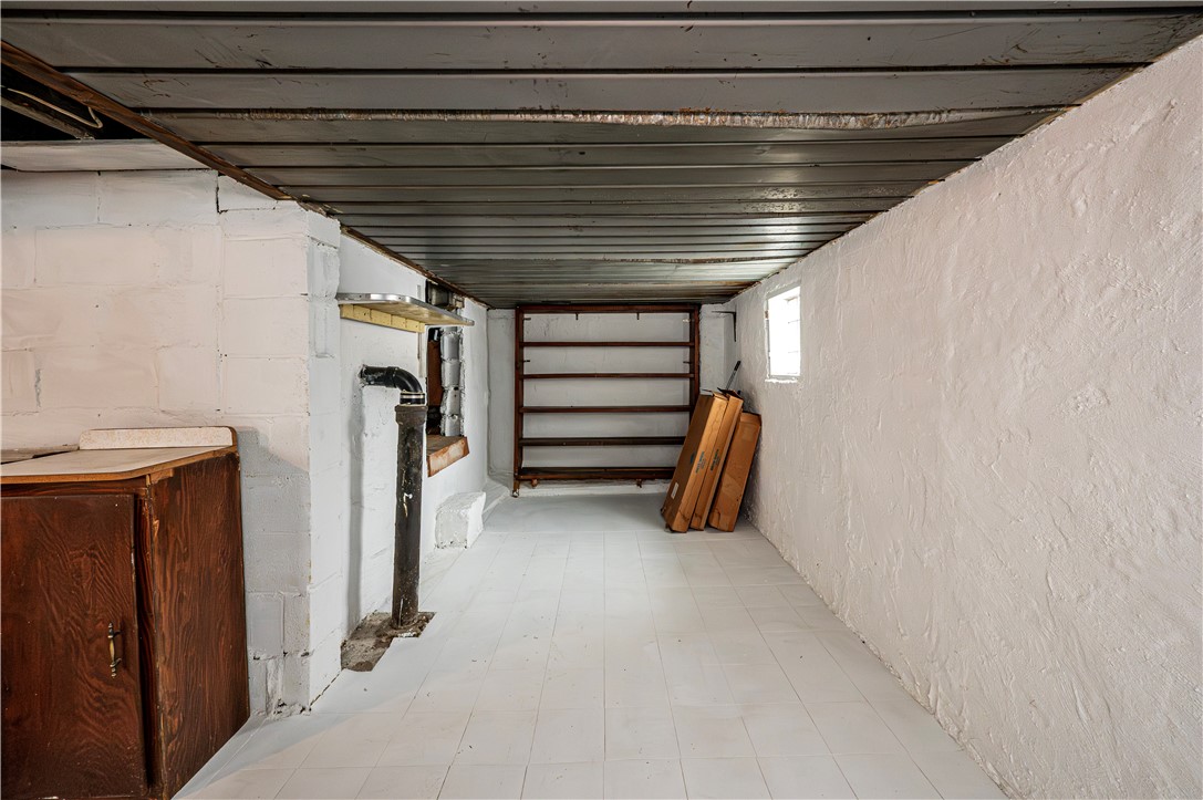 Greensburg, Pennsylvania 15601, United States, 3 Bedrooms Bedrooms, ,2 BathroomsBathrooms,Residential,Pending,17098