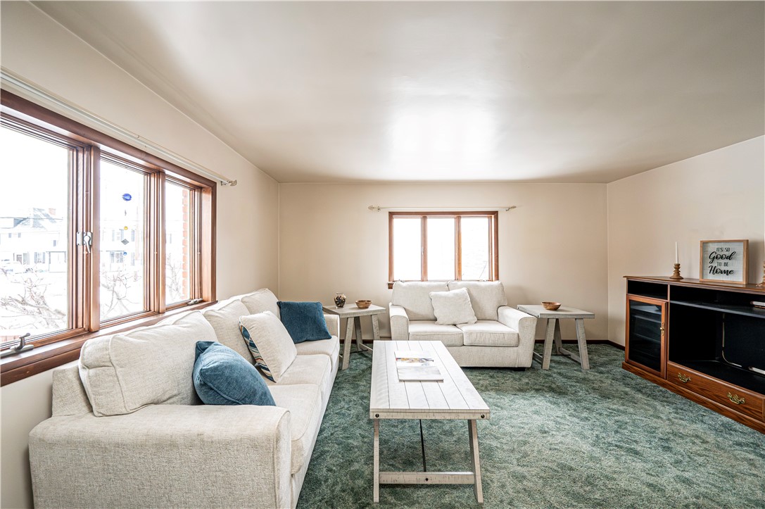 Greensburg, Pennsylvania 15601, United States, 3 Bedrooms Bedrooms, ,2 BathroomsBathrooms,Residential,Pending,17098