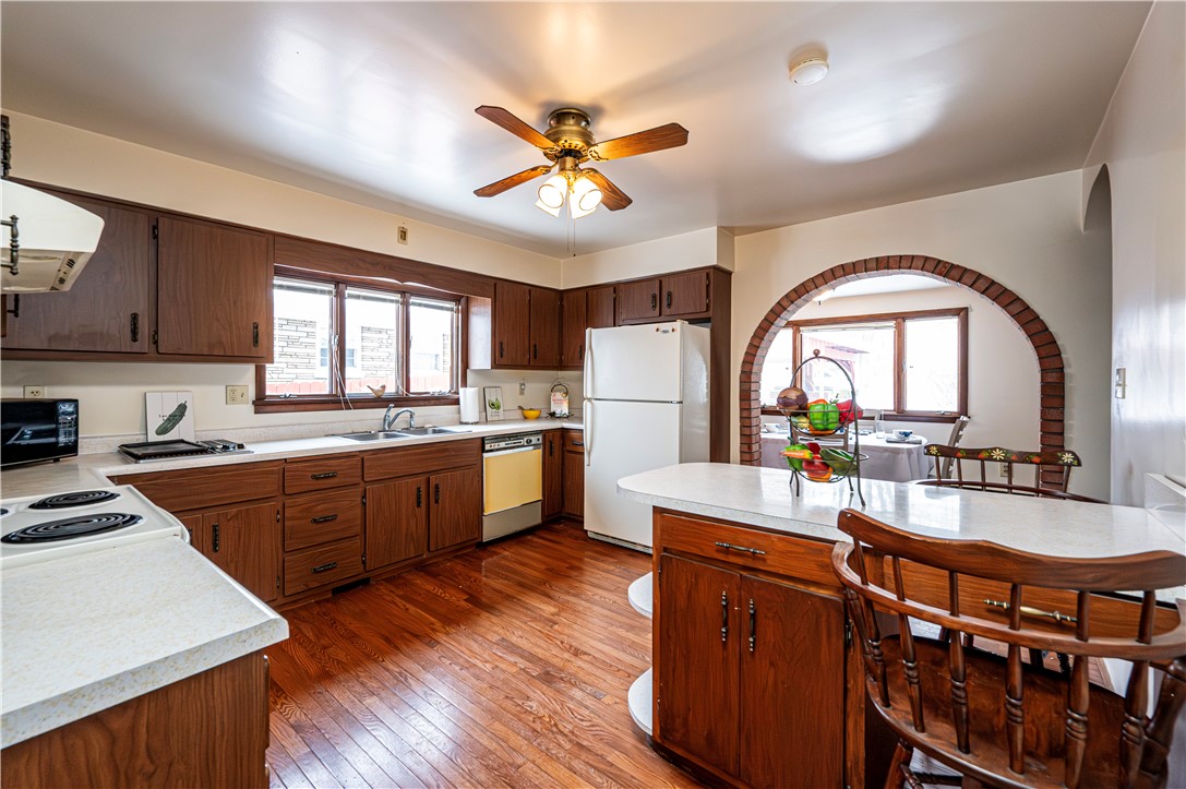 Greensburg, Pennsylvania 15601, United States, 3 Bedrooms Bedrooms, ,2 BathroomsBathrooms,Residential,Pending,17098