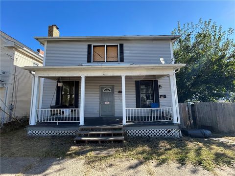 Photo of 828 Crest Ave, Charleroi, PA 15022 (MLS # 1724685)
