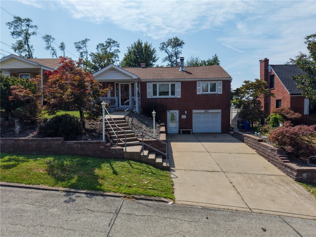 922 Lindberg Ave