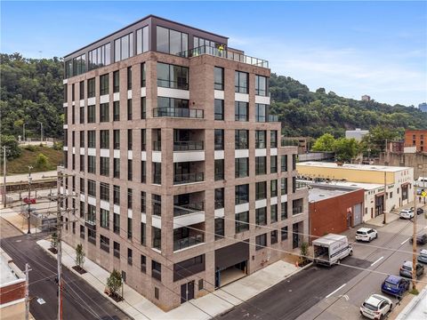 Photo of 2330 Penn Ave #203, Pittsburgh, PA 15222 (MLS # 1725347)