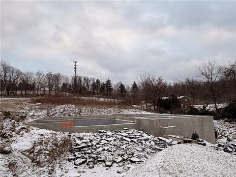 1003 Stonegate Drive Oakdale PA 15057