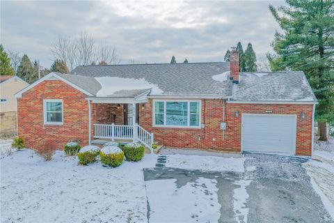 Photo of 332 E Maitland Ln, New Castle, PA 16105 (MLS # 1737477)