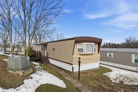 34 Leesburg Ct Imperial PA 15126