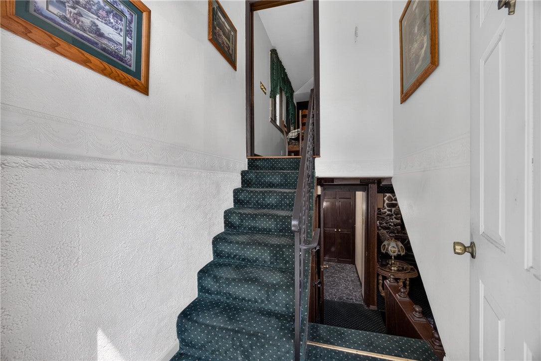27 Sunset Dr