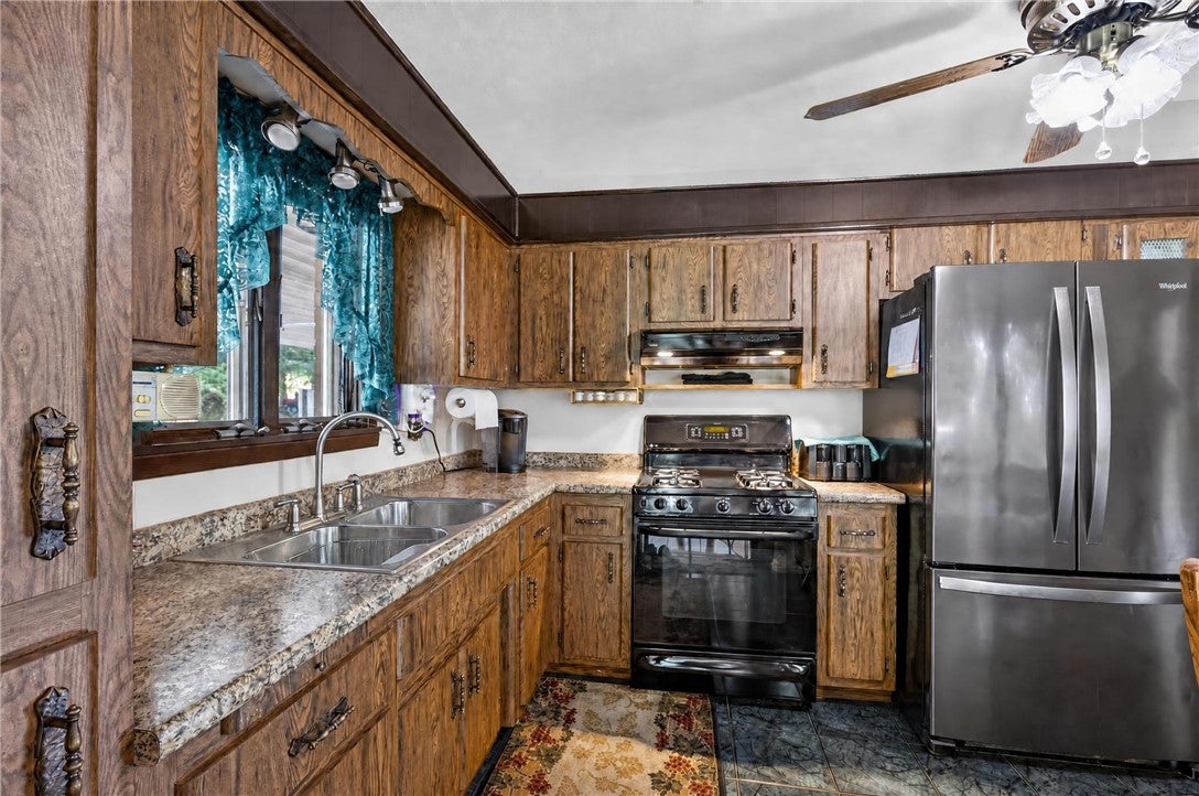 27 Sunset Dr