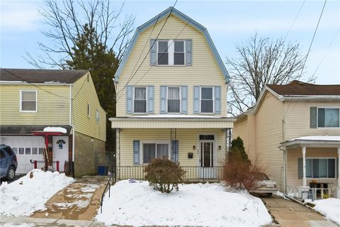 Photo of 373 Copperfield Ave, Pittsburgh, PA 15210 (MLS # 1740078)