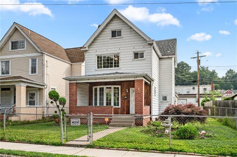 Photo of 444 Russellwood Ave, Mckees Rocks, PA 15136 (MLS # 1763315)