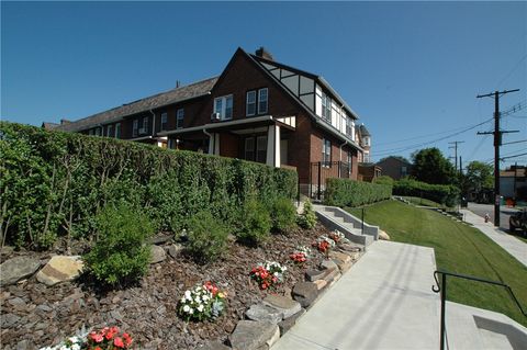 Photo of 2 Dawson Ct, Pittsburgh, PA 15213 (MLS # 1745910)