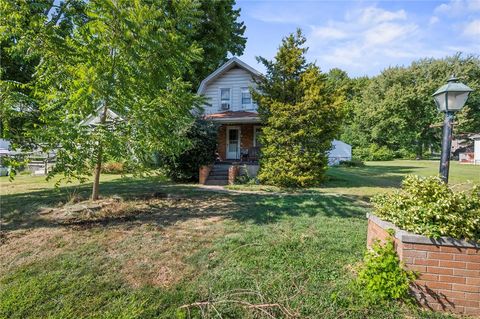 Photo of 2119 Woodbine Dr, Hermitage, PA 16148 (MLS # 1737632)