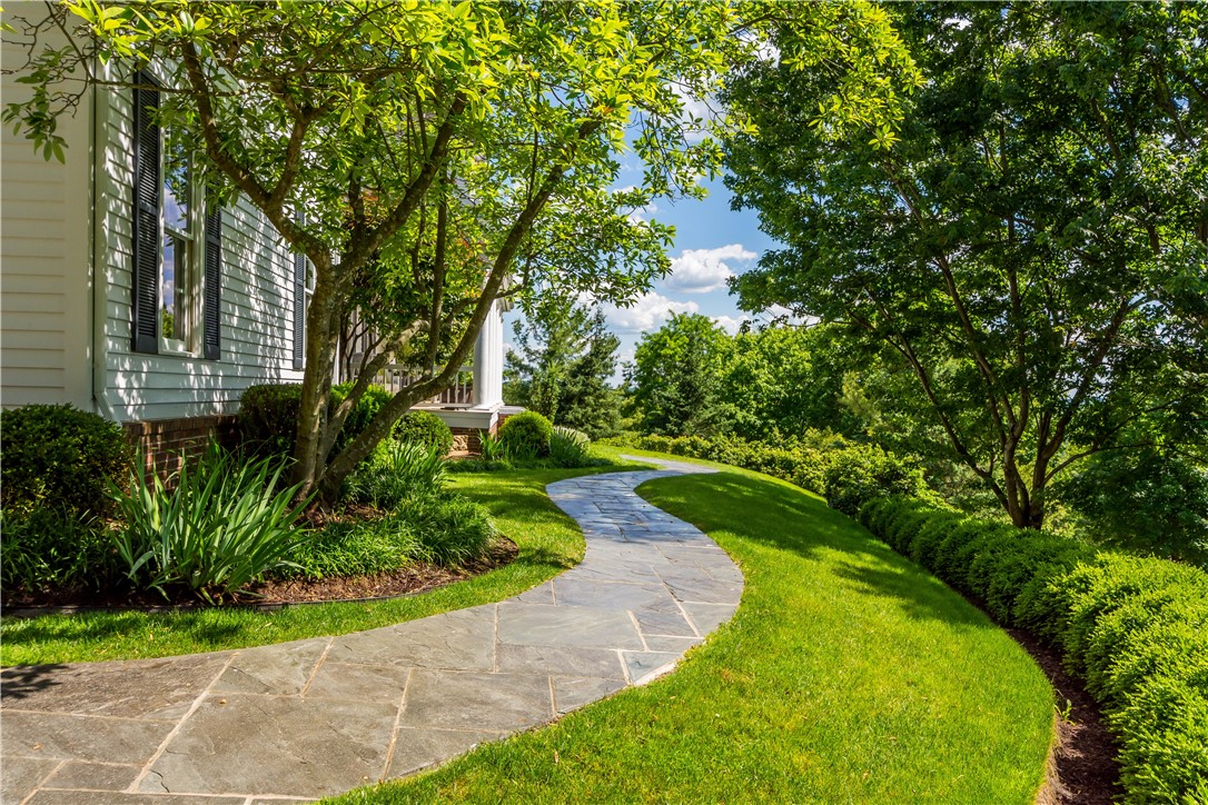 128 Mount Blaine Dr
