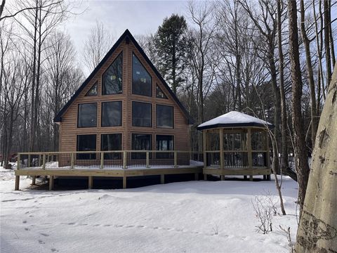 8498 E Lake Road Erie PA 16511