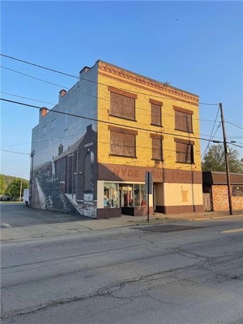 112 N Liberty St New Castle PA 16102