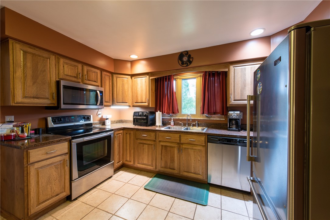 Allegheny Twp, Pennsylvania 15656, United States, 3 Bedrooms Bedrooms, ,2 BathroomsBathrooms,Residential,Active,233830